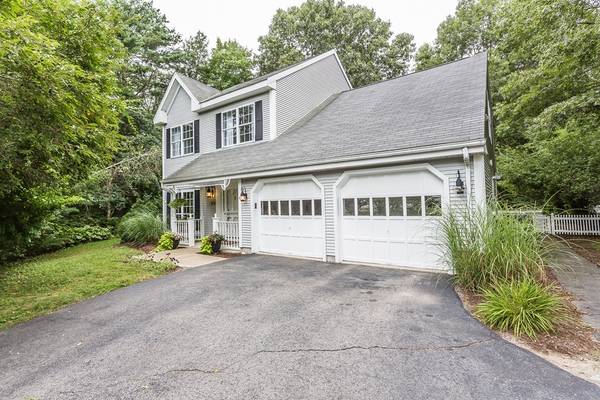 202 Independence Dr, Foxboro, MA 02035