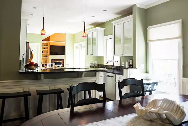 Natick, MA 01760,34 Pheasant Hollow Rd