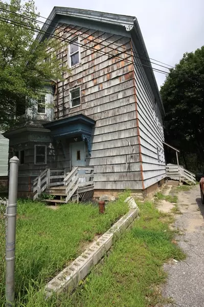 77 Hope St, Millville, MA 01529