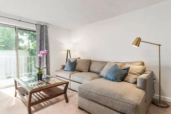 26 Greentree Ln #22, Weymouth, MA 02190