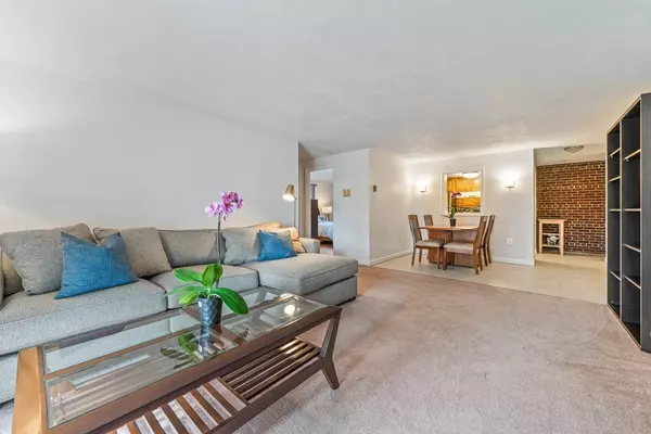 Weymouth, MA 02190,26 Greentree Ln #22