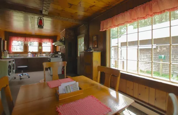 Rochester, MA 02770,765 Snipatuit Rd