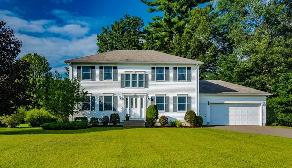 33 Avis Cir, Northampton, MA 01062