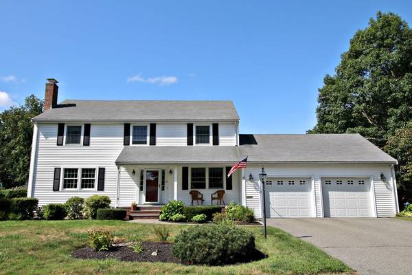 13 Baldwin Ln, Reading, MA 01867