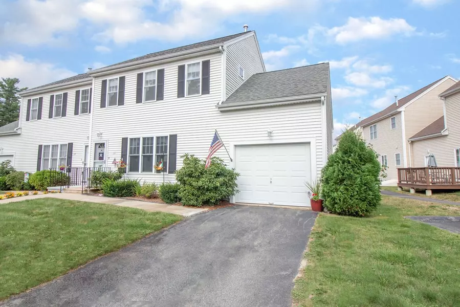 35 Jessica Cir #35, Pembroke, MA 02359