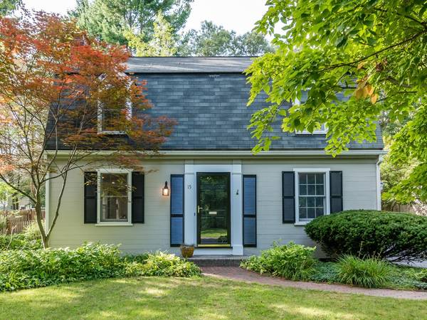 15 Princeton Rd, Wellesley, MA 02482