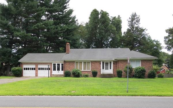 217 Williams St, Longmeadow, MA 01106