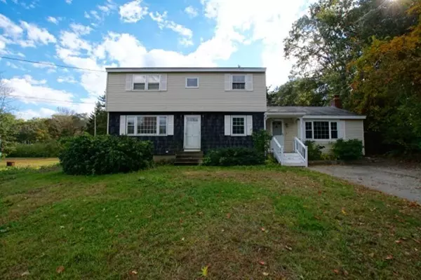 1 Dartmouth St, Groveland, MA 01834