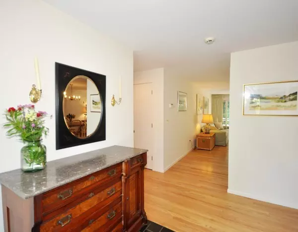 Lincoln, MA 01773,352 Hemlock Circle #352