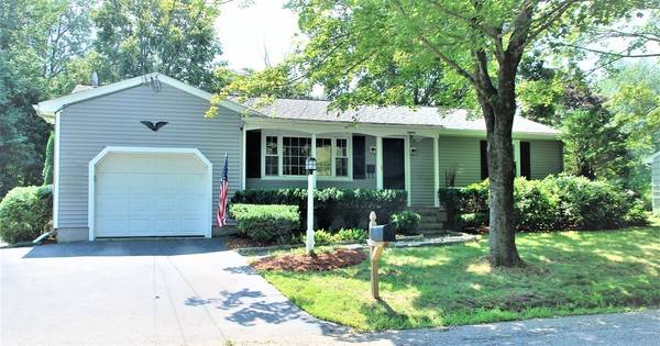 80 Cherry St, Spencer, MA 01562