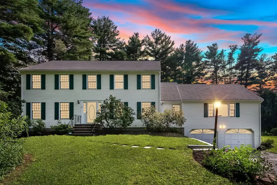 4 Inwood Ln, Andover, MA 01810