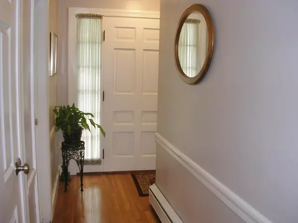 Haverhill, MA 01830,32 Lakewood Ter