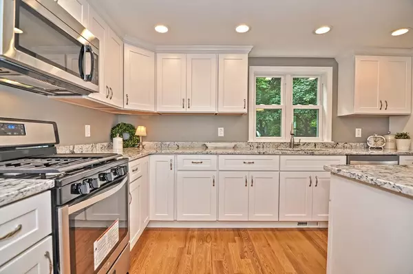 Plainville, MA 02762,15 Huntington