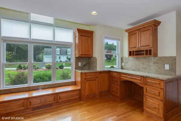 Mashpee, MA 02649,23 Bayshore Dr