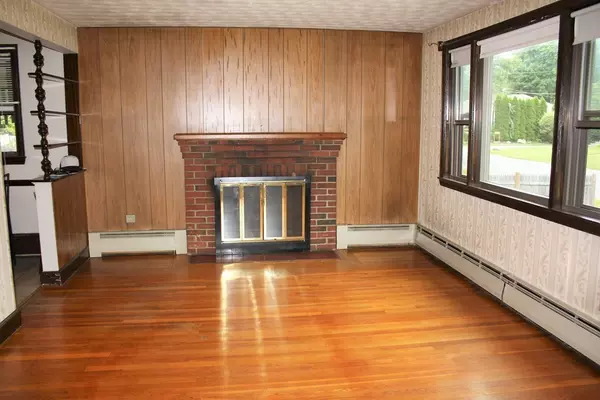 Whitman, MA 02382,81 Joyce Ter