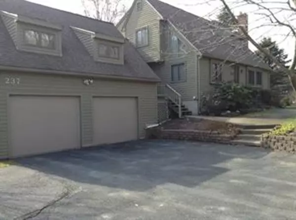 Southborough, MA 01772,237 Cordaville