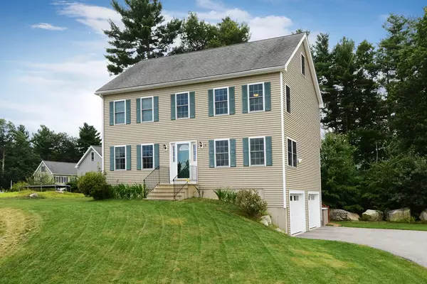 4 Hemingway Rd, Tyngsborough, MA 01879