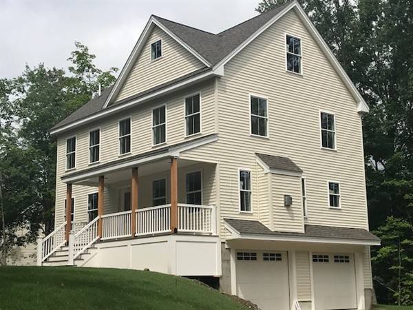 1 Lakin St, Pepperell, MA 01463