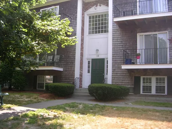 10 Chapel Hill Drive #11, Plymouth, MA 02360