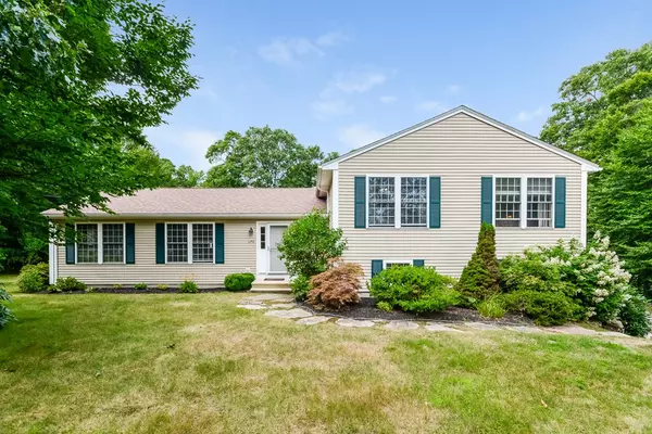 170 Bud Way,  Tiverton,  RI 02878