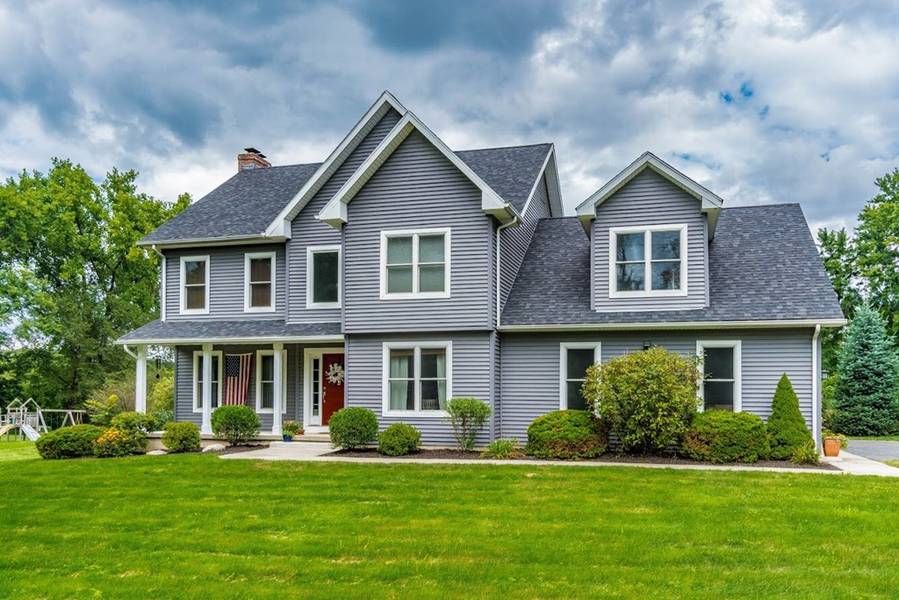 134 West St, Granby, MA 01033