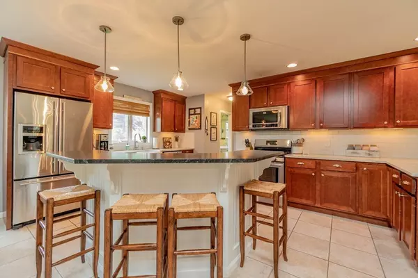 Granby, MA 01033,134 West St