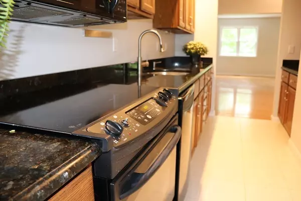 Northbridge, MA 01588,60 Heritage Dr #60