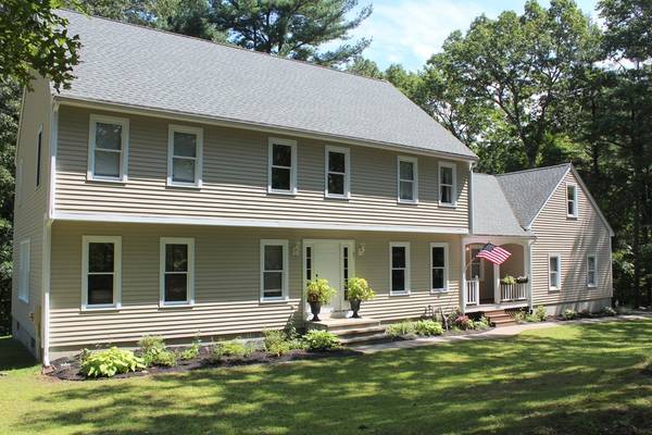 47 School St, Hopkinton, MA 01748