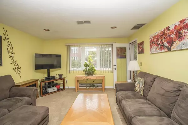 Weymouth, MA 02189,20 Chapman St #208