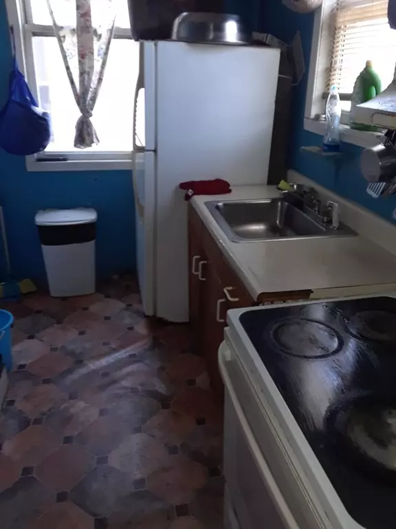 Lynn, MA 01902,10 Henry Ave