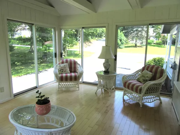 Paxton, MA 01612,71 Pleasant St