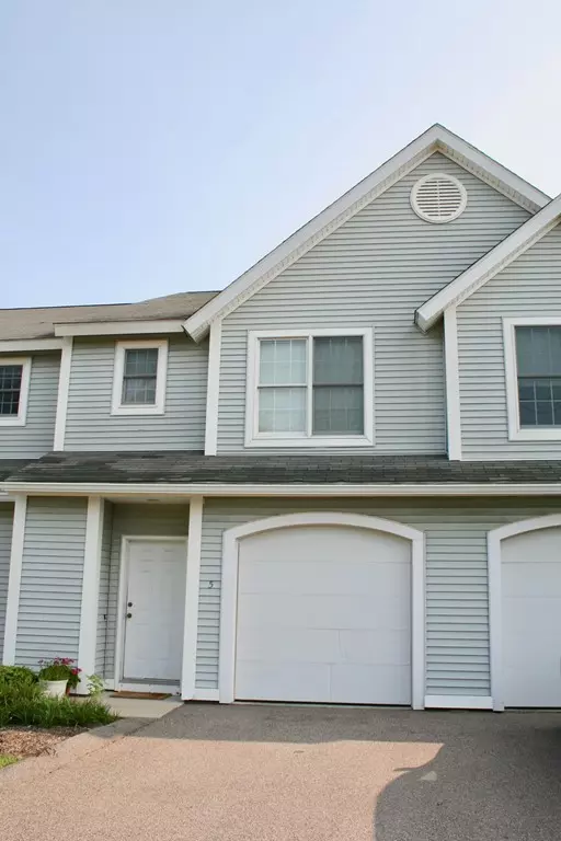 140 Commonwealth Ave #5, North Attleboro, MA 02763