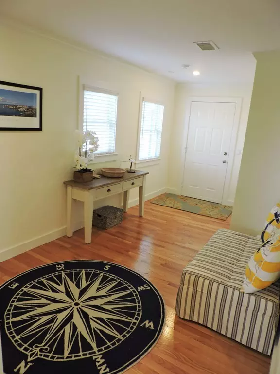 Falmouth, MA 02540,2 Quinapoxet Ave #N