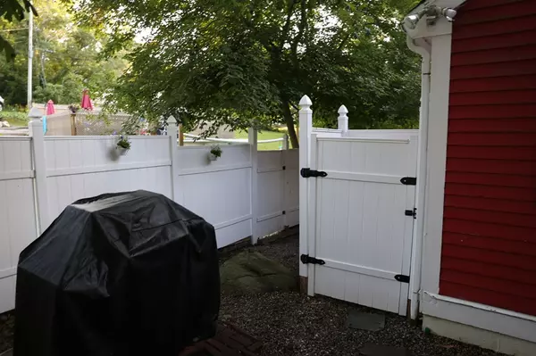 Plymouth, MA 02360,37 Cary Rd