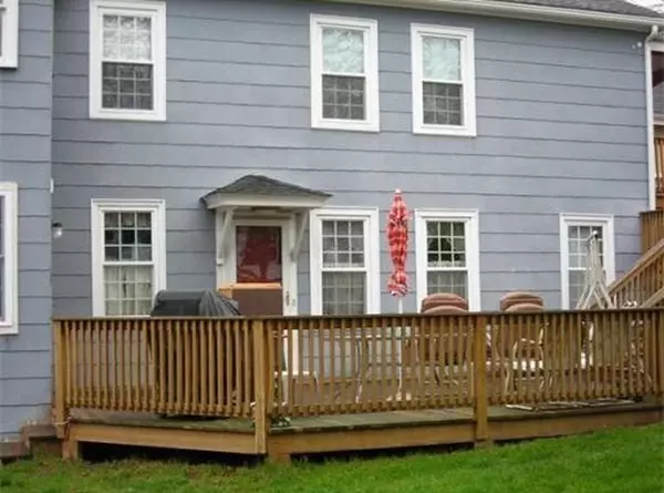 Millbury, MA 01527,82 N Main St