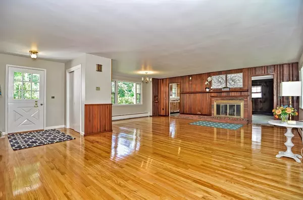 Bedford, MA 01730,22 Burlington Rd