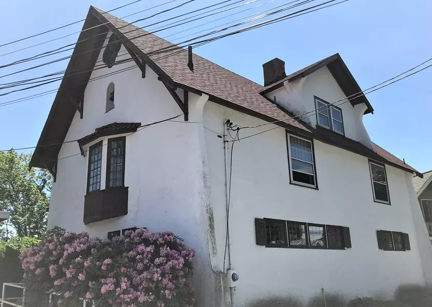 8 Crystal St, Melrose, MA 02176
