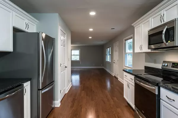 Bedford, MA 01730,33 Pine Hill Rd. #5