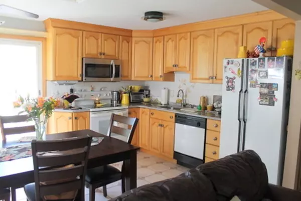 Ludlow, MA 01056,20 Harlan St