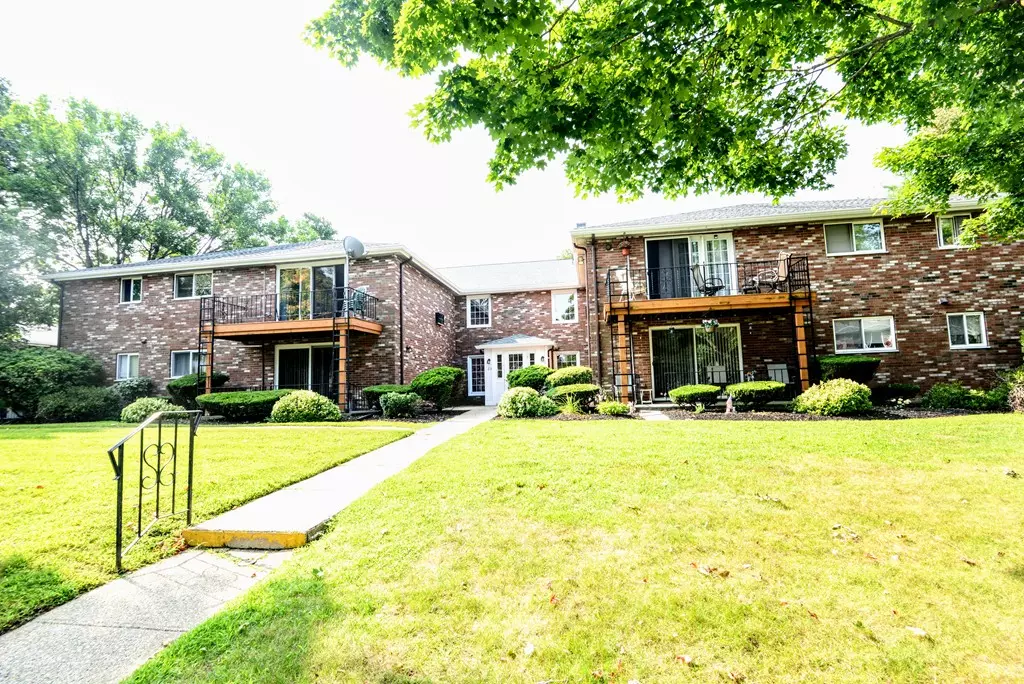 Weymouth, MA 02190,23 Fountain Lane #14