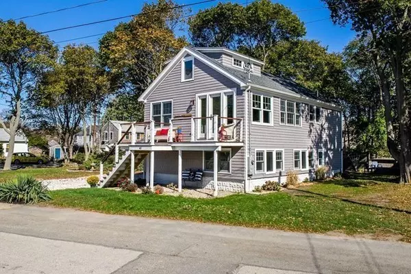 40 Cadish Ave, Hull, MA 02045