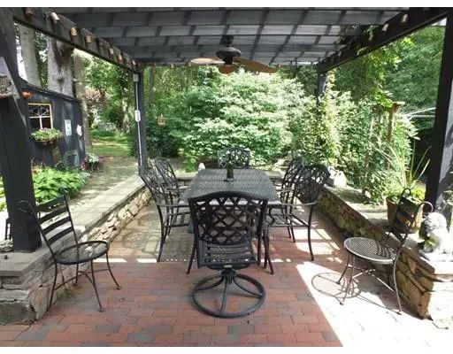 Fairhaven, MA 02719,29 Castle Avenue