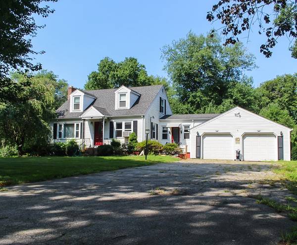 128 S Wheaton Ave, Seekonk, MA 02771