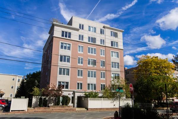 369 Franklin St #403, Cambridge, MA 02139