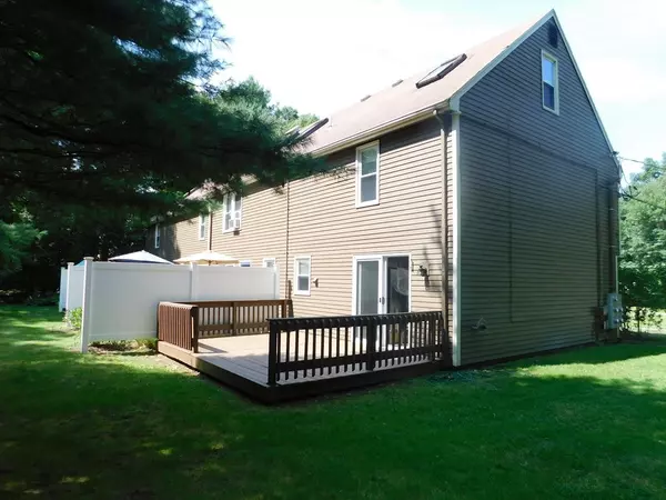 Norton, MA 02766,11 Taylor Ct #11