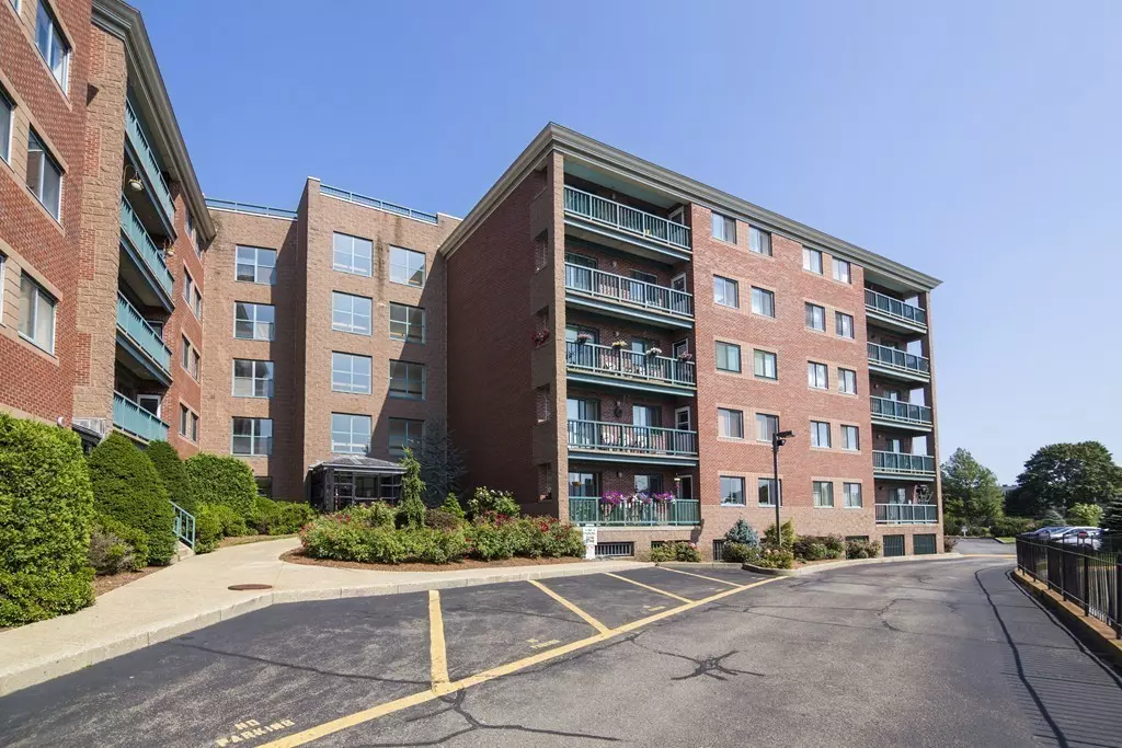 Lynn, MA 01902,50 South Common St #403