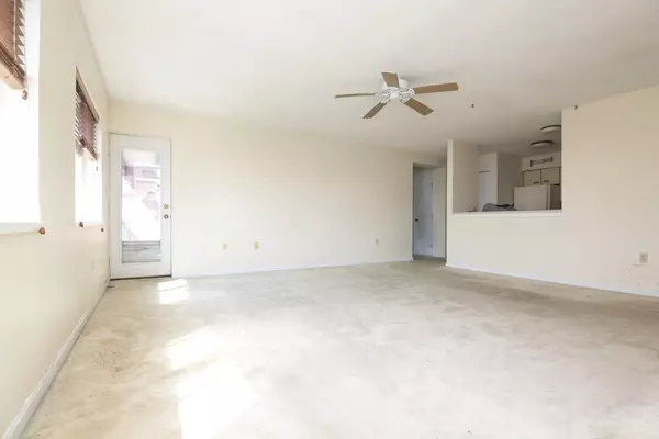 Lynn, MA 01902,50 South Common St #403