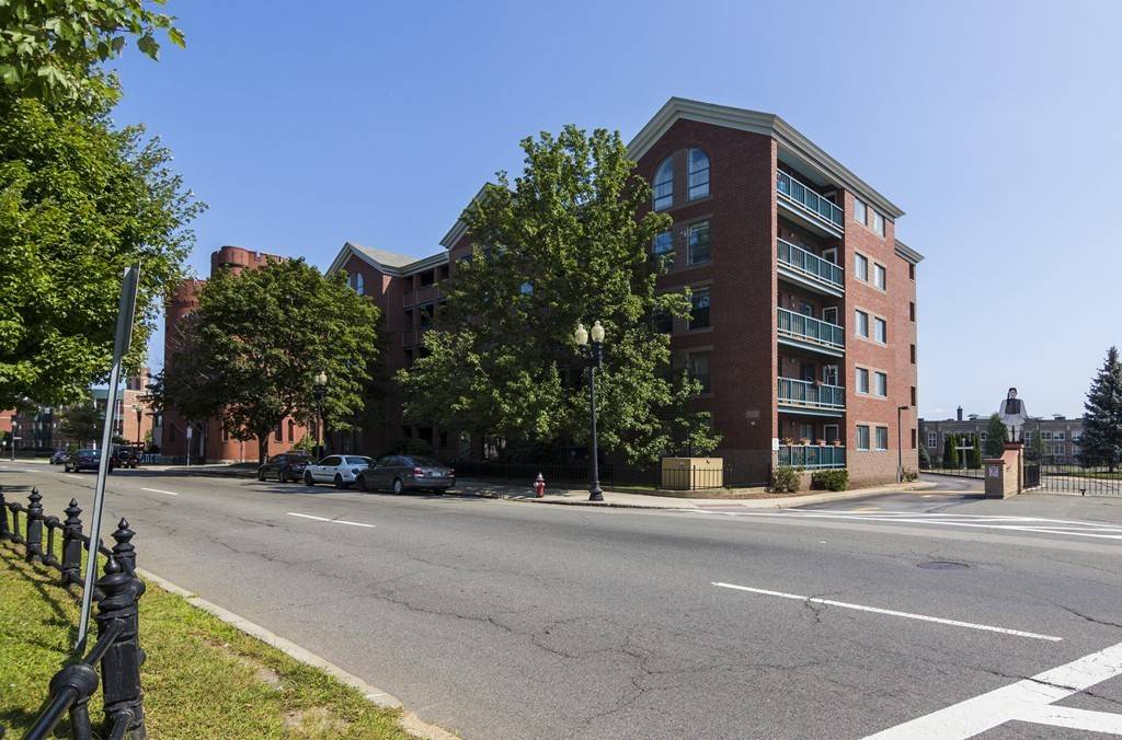Lynn, MA 01902,50 South Common St #403