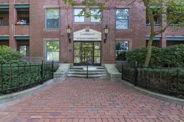 Lynn, MA 01902,50 South Common St #403