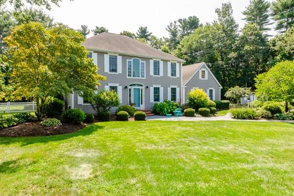 19 Meadow Ln, Rochester, MA 02770